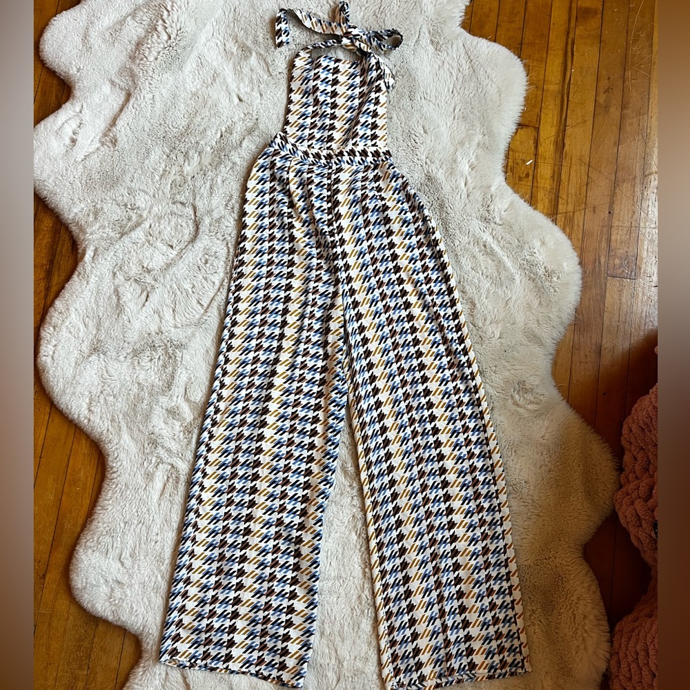 Forever 21 jumpsuit. Size small